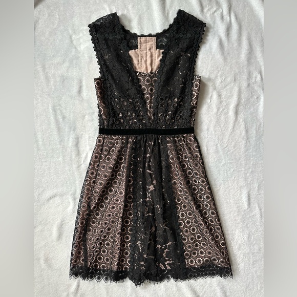 Boutique Moschino Floral Lace Sleeveless Dress in Black/Nude - Size 4 Aeffe NWT - Picture 6 of 16